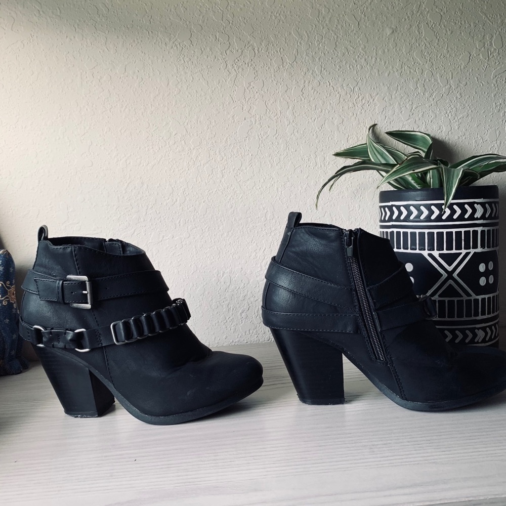 Black chain detail booties